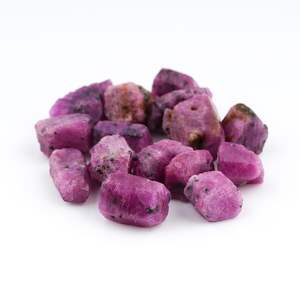 Piedra de Rubí Natural de 50 Quilates, Cristales Crudos para Joyería, Gemas Sueltas de Forma Irregular Roja - Product Image 4