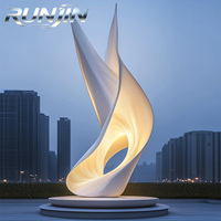 Sculpture abstraite RUNJIN RJ-89 en acier inoxydable blanc, grande, en forme de goutte de flamme, soudée, personnalisée pour l'extérieur, la place publique, le jardin, la ville, ou comme monument.
