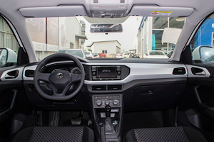 Volkswagen Tacqua 2020 Usata, 1.2T DSG R-Line Benzina, Auto a Benzina Usata, SUV Compatto 5 Posti, Veicolo di Seconda Mano - Product Image 3