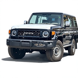 Toyota Land Cruiser 70 SUV 8 Posti Cambio Automatico Interni in Pelle Pneumatici R17 Motore a Benzina Capacità 4.1-6L - Product Image 1