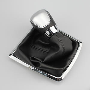 Pommeau de levier de vitesse en cuir pour Ford Focus, avec boule argentée mate, design ergonomique pour voitures à transmission manuelle - Product Image 1