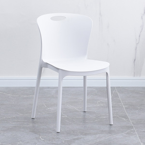Set Tavolo da <span class=keywords><strong>Pranzo</strong></span> Moderno in Stile Nordico con 4 <span class=keywords><strong>Sedie</strong></span> Impilabili in Plastica Colorata per Ristoranti e Uso Domestico, Vendita all'Ingrosso per Centri Commerciali - Product Image 5