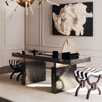 Bureau de luxe tendance 2026 en marbre, design moderne et minimaliste, en acier inoxydable, personnalisable pour studio de créateur et maison haut de gamme