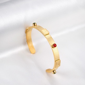 Bracelets et Breloques en Acier Inoxydable Plaqué Or 18K pour Femmes – Vente en Gros - Product Image 4