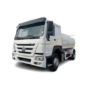 HOWO Camion-<span class=keywords><strong>citerne</strong></span> de carburant utilisé d'une capacité de 10000 <span class=keywords><strong>litres</strong></span>/Camion-<span class=keywords><strong>citerne</strong></span> de pétrole lourd 4X2 <span class=keywords><strong>Prix</strong></span> - Product Image 1