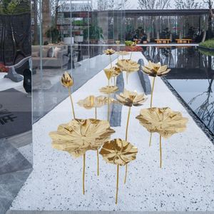 Escultura de Monumento Art Deco Personalizada de Acero Inoxidable M118 con Características Impermeables y Duraderas, Montaje en Suelo para Parques Conmemorativos - Product Image 2