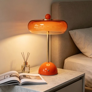 Lampe de bureau YONGZE style crème rétro de luxe, lampe de chevet pour chambre à coucher, lampe d'ambiance créative nordique haut de gamme rechargeable - Product Image 2