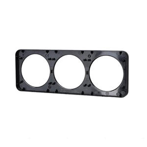 Placca da parete in alluminio nero con 3 chiavi, ideale per impianti elettrici e design moderno per interni. - Product Image 3