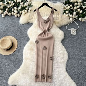 เดรสไหมพรมรัดรูปทรงวีคอ แขนกุด ลายดอกไม้ 3 มิติ สำหรับผู้หญิง - เสื้อผ้าแฟชั่นผู้หญิง - Product Image 3