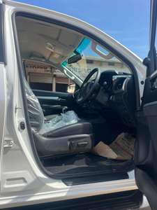 Tout nouveau pick-up Toyota Hilux 2.8L 4x4 à double cabine diesel essence prêt pour l'exportation - Product Image 6