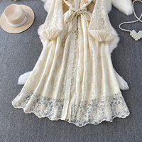 Robe midi décontractée pour femme, élégante, en dentelle brodée, coupe trapèze, col montant, manches longues lanternes, taille à cordon, pour le quotidien