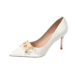 Escarpins de mariée tendance en satin uni, à bout pointu, talon aiguille, décor floral, chaussures de mariage à talon haut 6681-30B - Product Image 5