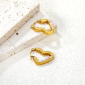 Modernos Aros de Acero Inoxidable Chapados en Oro de 18K, Joyería de Moda, Resistentes al Agua, con Incrustaciones de Perlas y Corazón, para Mujer, Regalo - Product Image 2