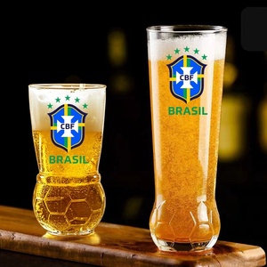 Juego de Vasos Modernos de Vidrio Transparente, 2 Piezas, Diseño de Balón de Fútbol, para Fiestas - Product Image 3