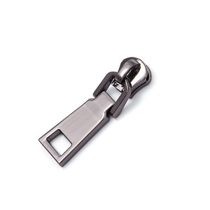 Porte-clés de voiture en alliage de zinc, modèle n° 5, tête carrée mobile, en métal, pour usage domestique - Product Image 4