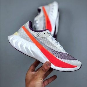Zapatillas de Entrenamiento para Maratón Saucony Pro 4 con Placa de Carbono, Cómodas, Resistentes al Desgaste, para Carreras de Larga Distancia para Hombre - Product Image 5