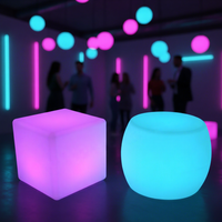 Tavoli da Giardino Rettangolari con Illuminazione LED, Mobili da Esterno a Forma di Cubo