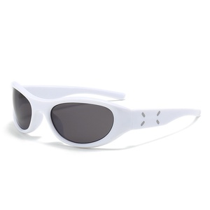 Lunettes de soleil Maji GM Co-branded avec bandeau, unisexe, ovales, coupe-vent, protection UV400, monture intégrale, style urbain, pour l'extérieur - Product Image 5
