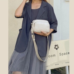 Retro Portable Small Square Bag Simple Solid Color Design of New One-Shoulder Women's Bag Crossbody Bag - Product Image 4