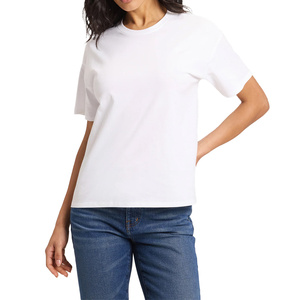 T-shirt court décontracté et confortable pour femme, conçu pour des mouvements fluides, au style affirmé et épuré. - Product Image 1