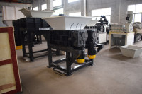 Déchiqueteuse de déchets électroniques en nylon et métal robuste Shengzhong, déchiqueteuse textile à 4 arbres, machine à déchiqueter les tissus usagés