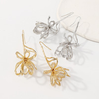 Anting-anting punk hip-hop retro modis, anting-anting bunga geometris, tiga dimensi, berlubang, Eropa dan Amerika, anting-anting punk