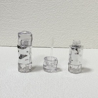 Tube de brillant à lèvres transparent ondulé avec logo personnalisé rose vide emballage cosmétique en plastique Tubes de brillant à lèvres transparent conteneur