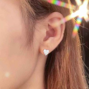 Pendientes de Corazón Románticos con 3 Puntas y Corte de Corazón, Platino Pt950, Diamante Cultivado en Laboratorio, Pendientes de Una Sola Pieza con Parte Posterior Plana - Product Image 5