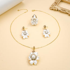 Conjunto de Joyería Chapado en Oro con Perlas, Aretes, Collar y Anillo de Perlas Vintage, Piedra Natural, Elegante Regalo de Boda <span class=keywords><strong>para</strong></span> <span class=keywords><strong>Mujer</strong></span> - Product Image 5