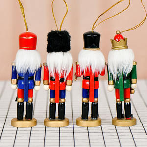 Casse-Noisette à suspendre en bois <span class=keywords><strong>soldat</strong></span> 13cm finition brillante écologique décoration d'arbre de Noël pour une utilisation intérieure/extérieure - Product Image 2