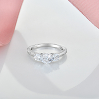 925 argent Sterling trois pierres zircon cubique bague de fiançailles placage rhodium pavé réglage haute qualité bague de promesse pour les femmes