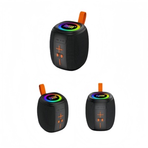 ลำโพงผ้าพกพาสำหรับใช้งานกลางแจ้ง มาตรฐานกันน้ำ IPX6 พร้อมไฟ RGB เชื่อมต่อไร้สาย TWS <span class=keywords><strong>FM</strong></span> และบลูทูธ - Product Image 1