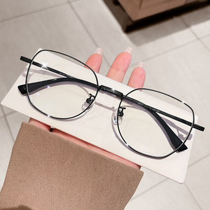 Thời Trang Titan Chống Ánh Sáng Màu Xanh Kính Khung Đa Giác Kính Quang Học Cho Nam Giới Phụ Nữ Theo Toa Máy Tính Chơi Game - Product Image 2