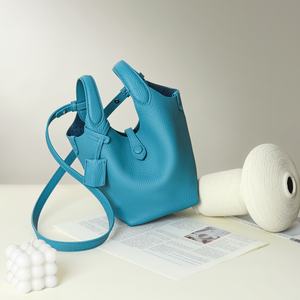 กระเป๋าสะพายข้างแฟชั่นลำลองสำหรับผู้หญิง ดีไซน์เฉพาะตัว หนังวัวแท้ชั้นบนสุด หูหิ้วแบบถัง บุโพลีเอสเตอร์นุ่ม J - Product Image 2