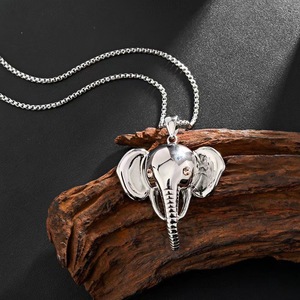 Collier pendentif éléphant en acier inoxydable pour homme, bijoux de mode hip-hop, chaîne design animal du zodiaque, ton argenté, 18 pouces - Product Image 3