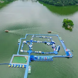 성인을위한 야외 수상 공원 풍선 장애물 코스 게임
