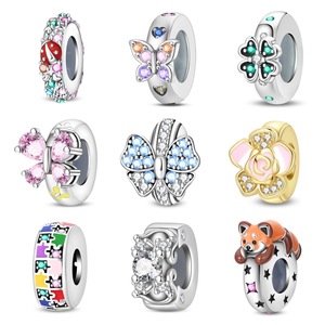 Abalorios de mariposa, flor y mariquita con clip, de cobre bañado en plata, con circonitas y esmalte, tipo tope, para pulsera - Product Image 1