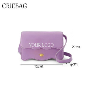 Borsa a tracolla da donna in pelle sintetica con decorazione con lettere ricamate alla moda per ragazze del College - Product Image 2