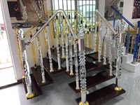 Balustre d'escalier et main courante Sarhang modernes en acrylique cristallin, ronds/carrés, avec garantie de 5 ans pour usage en villa - Résistants à l'eau
