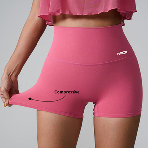Pantalones cortos de motociclista de entrenamiento atlético de nailon rojo personalizado para mujer, mallas de yoga para gimnasio con cintura en V para correr y hacer ejercicio - Product Image 3