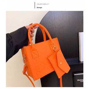 Nouveau modèle 2026 : Sac à main polyvalent en feutre texturé, motif amour, élégant et simple, pour <span class=keywords><strong>mère</strong></span> et fille, porté épaule ou croisé - Product Image 6