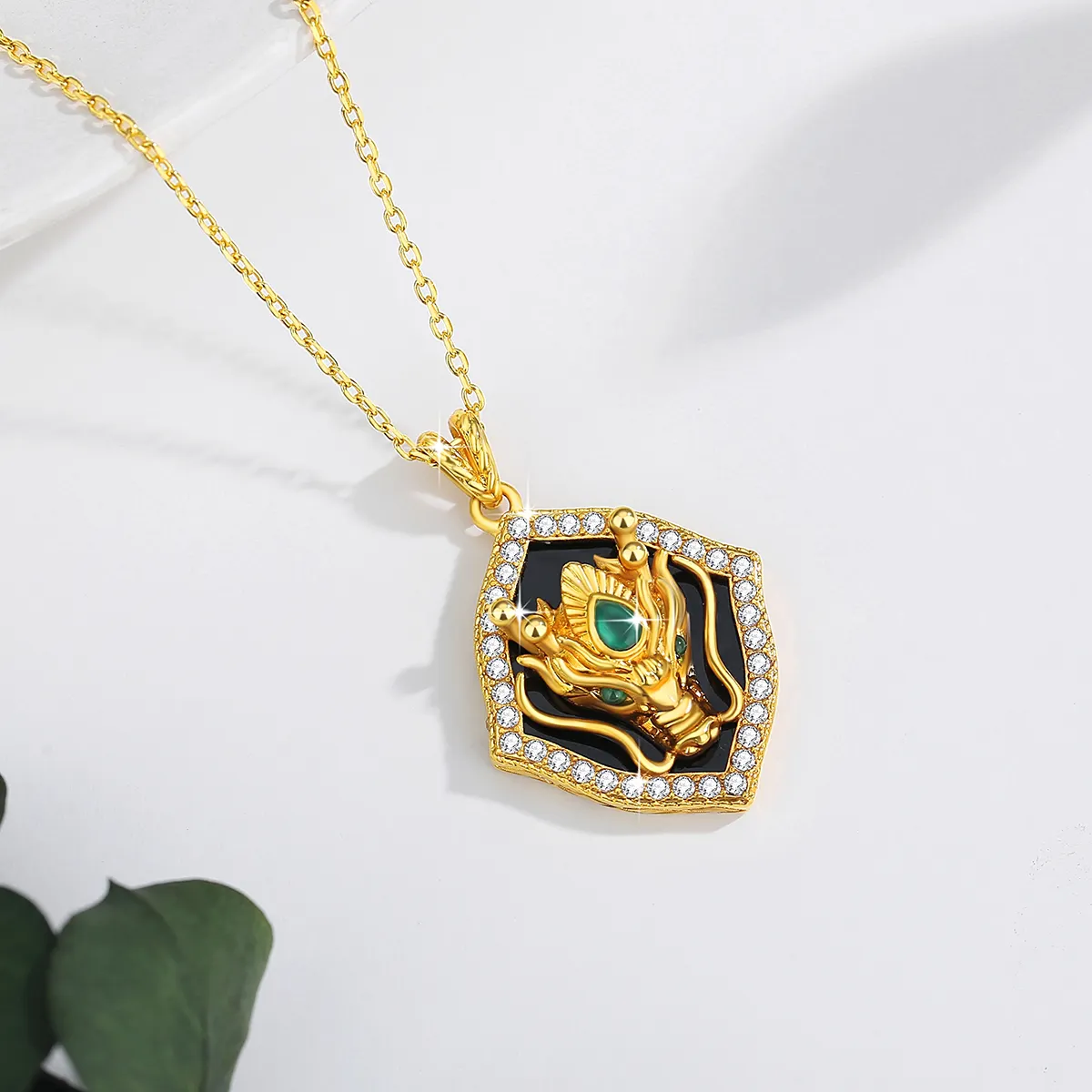 Pingente de ouro 18K para homem de luxo, fornecedor de qualidade, pingente de ouro Dragon 5D preto natural de qualidade para presente