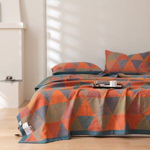 Couverture de lit multifonctionnelle en gaze triple couche coton-polyester de qualité maternelle et infantile, idéale pour l'été et la climatisation – Approvisionnement direct usine - Product Image 1