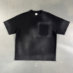 เสื้อยืดแขนสั้นผู้ชาย ผ้าโพลีเอสเตอร์/คอตตอน ทอลายวาฟเฟิล ทรงวินเทจ ขอบดิบ ไม่ผ่านการซัก - Product Image 3