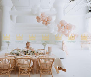 Silla Infantil Moderna de Mimbre Tejida a Mano para Fiestas |   Muebles Infantiles Duraderos y Seguros para Decoración de Hoteles y Eventos - Product Image 1