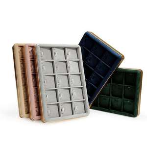 Plateau de présentation de luxe en métal pour bijoux, disponible en plusieurs couleurs, pour bagues et pendentifs, idéal pour vitrine - Product Image 2