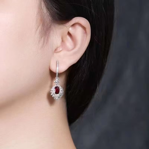 เครื่องประดับชั้นดี SGARIT ทองคำขาว 18k ทับทิมสีแดงธรรมชาติ 2.1 กะรัต รูปไข่ ต่างหูแบบติด สำหรับผู้หญิง พร้อมใบรับรอง AIGS - Product Image 5