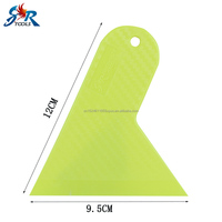 Vente en gros usine Raclette triangulaire en plastique en vinyle à motif quadrillé vert en matériau PP pour l'application de film de protection automobile et de film pour vitres
