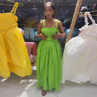 La robe élégante sans manches plissée et nouée à la taille de la collection été 2026 de New's pour les achats transfrontaliers