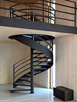 DB Moderne Durable Moderne Intérieur En Acier Center Post Stringer Escalier En Spirale avec Barre Verticale Rampe